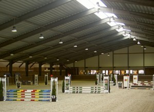 Manege Drenthe, aan de rand van Assen met restaurant