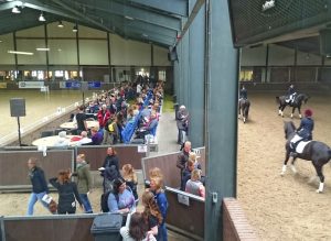 Manege Drenthe, aan de rand van Assen met restaurant